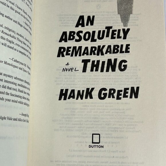 An Absolutely Remarkable Thing Hank Green Hardcover Science Fiction Fantasy Book - Picture 5 of 5